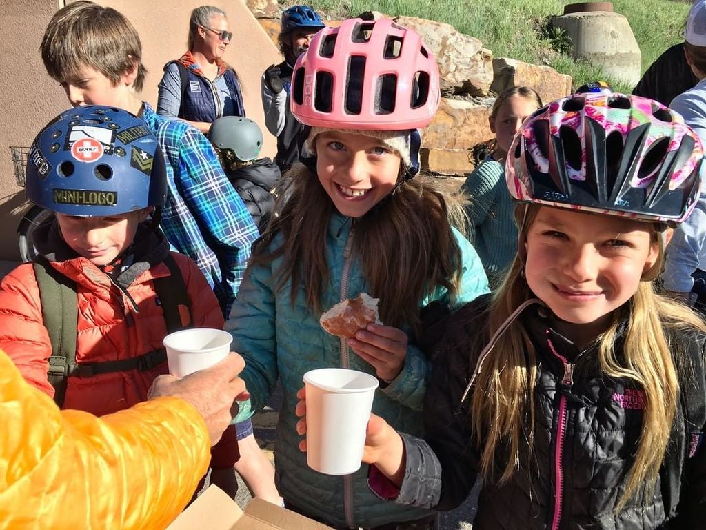 What a great way to kick off a long weekend with bike to school day! Over 45 students peddled to school and enjoyed a pit stop packed with sweet treats! #telluridemountainschool #biketoschoolday